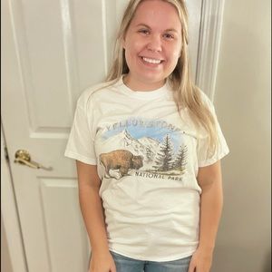 YELLOWSTONE NATIONAL PARK GRAPHIC T SHIRT